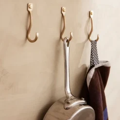 Best Ferm Living 3 Ganchos Curvature, latón Color dorado