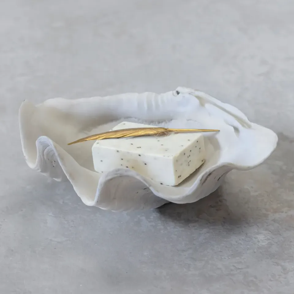 New Mette Ditmer Adorno Shell, Small Blanco