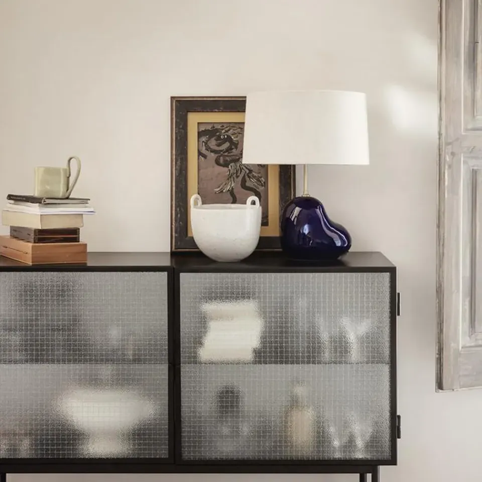 Outlet Ferm Living Aparador Haze, Cashmere, vidrio ondulado Beige