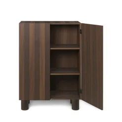 Ferm Living Aparador Post, Oak smoked, con puertas Beige