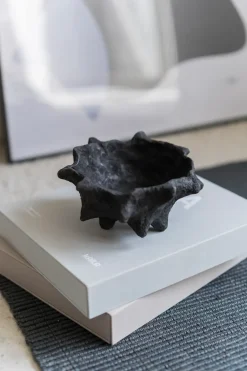 Outlet Mette Ditmer Art piece castaña Ø20 cm, Black Negro