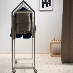 Best Essem Design Burro de ropa Clothing House, Negro