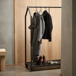 Best Essem Design Burro de ropa Clothing House, Negro