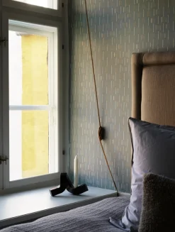 Normann Copenhagen Candelabro Crooked 1, Bronce Negro