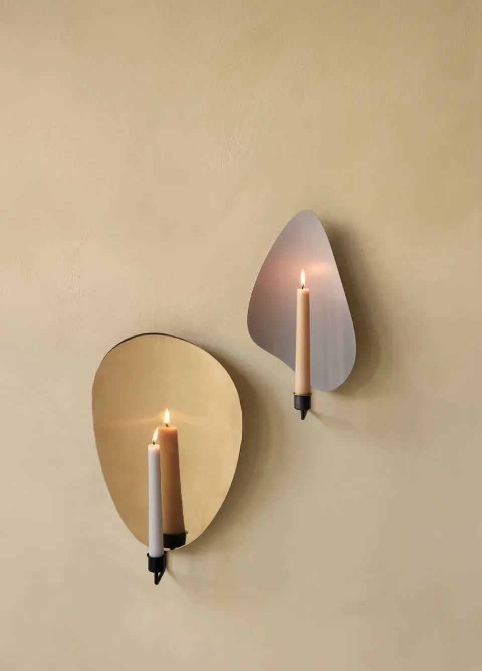 Outlet Audo Copenhagen Candelabro de pared Flambeau 40 cm, Latón negro pulido Color doradoNegro