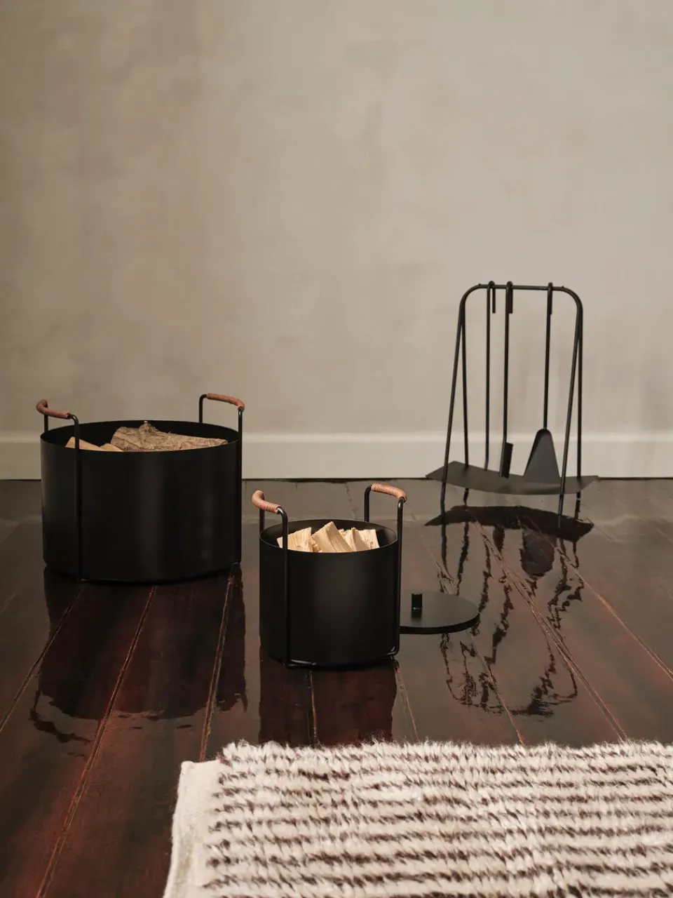 Clearance Ferm Living Cesta para leña Port, Black Negro