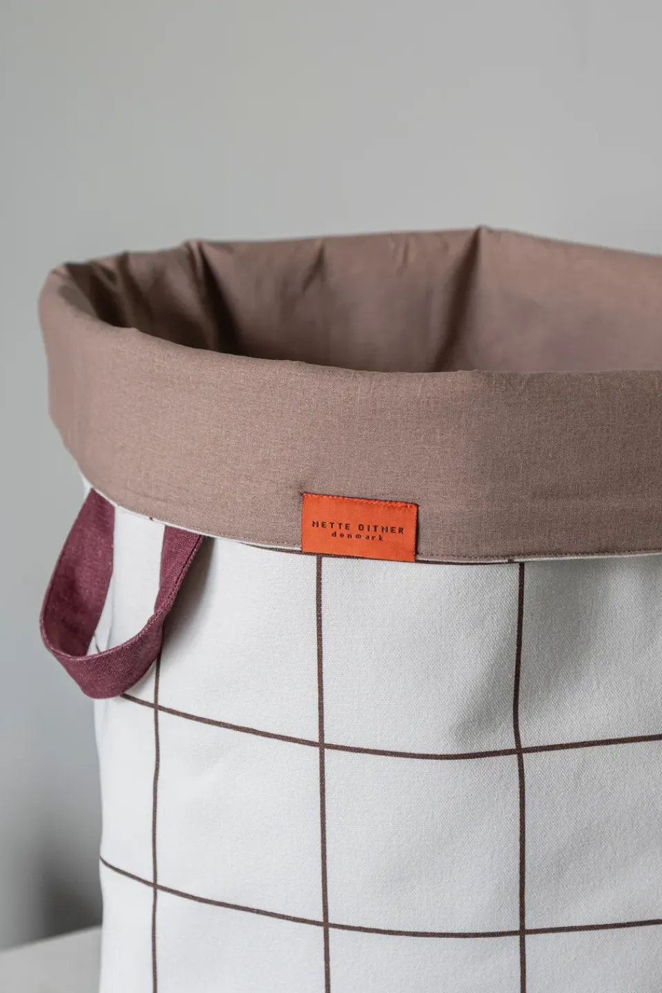 Mette Ditmer Cesto de colada Mesh Ø40×50 cm, Brown-Off-white BeigeMarrón