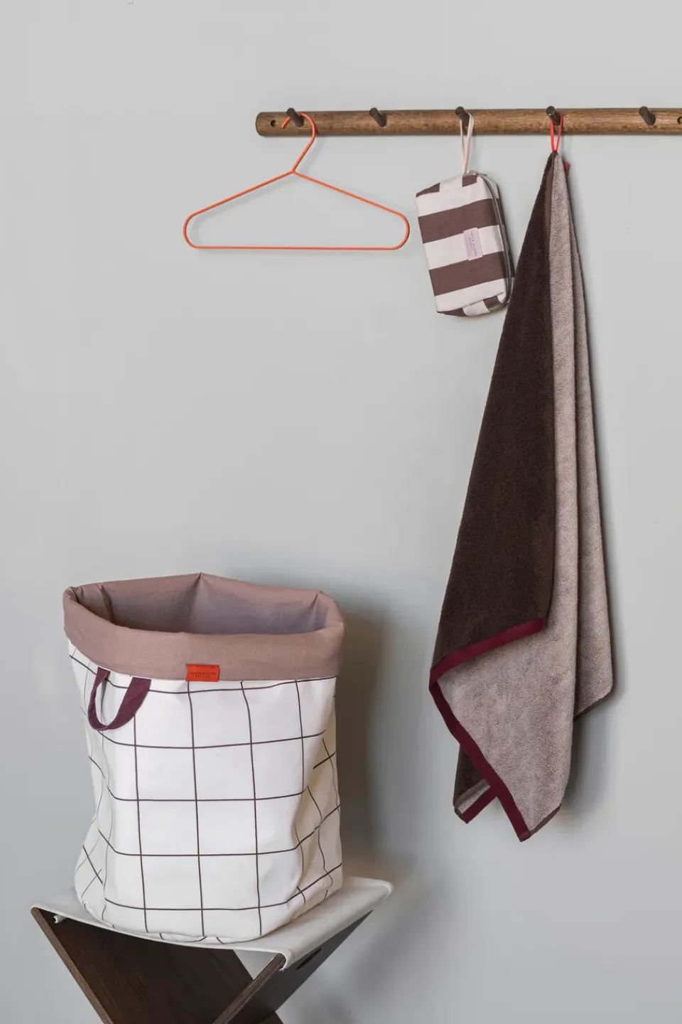 Mette Ditmer Cesto de colada Mesh Ø40×50 cm, Brown-Off-white BeigeMarrón