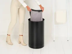 Outlet Brabantia Cesto de lavandería tapa de plástico 60 L, mate Negro