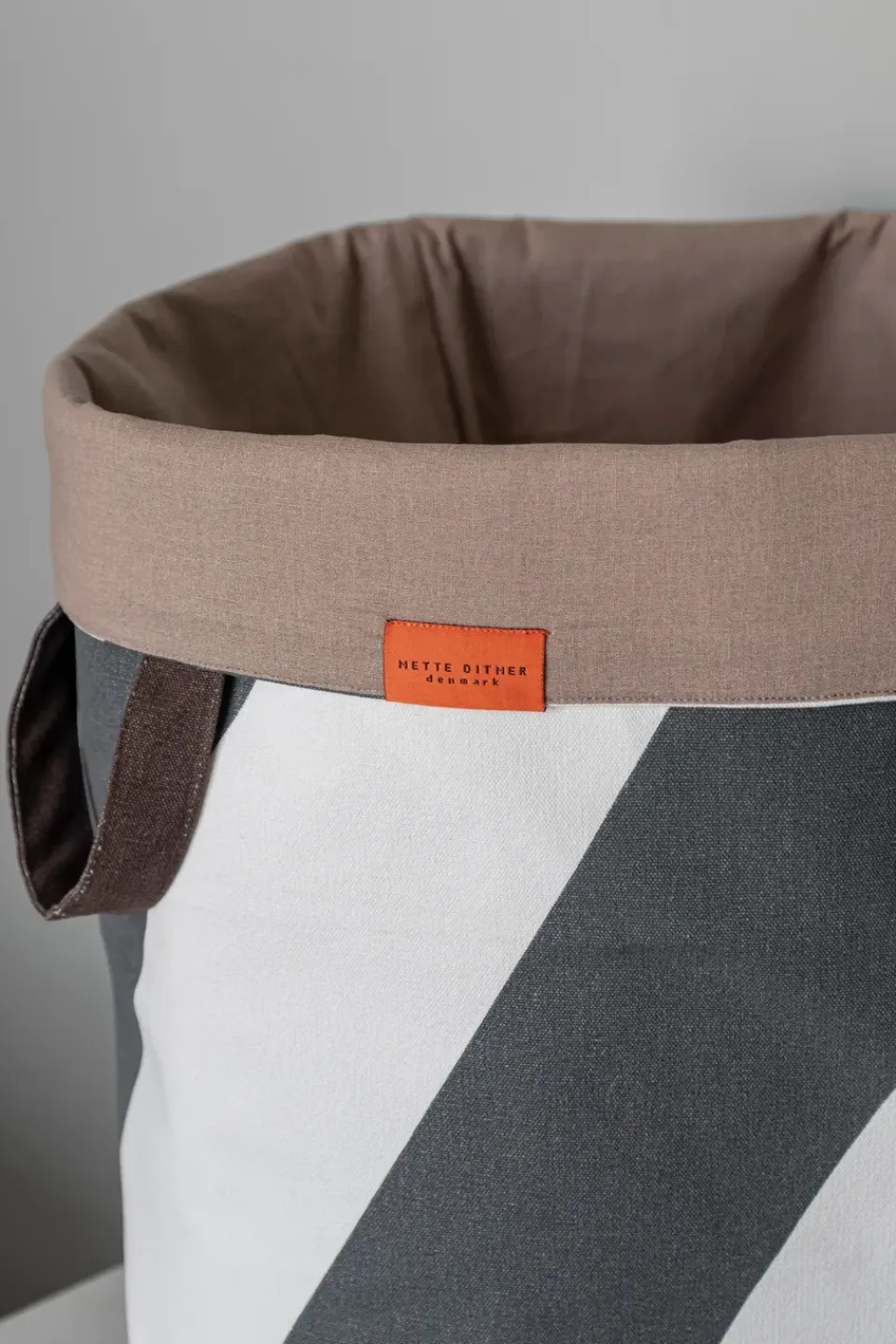 Online Mette Ditmer Cesto para la colada Diagonal Ø40x50 cm, Dark grey-off-white GrisBlanco