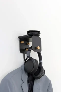 Umage Colgador de pared Hang in There, Black-brass Negro
