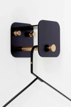 Umage Colgador de pared Hang in There, Black-brass Negro