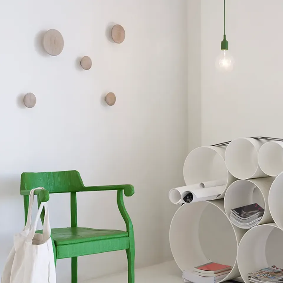 Hot Muuto Colgador de pared The Dots, grande, roble Marrón