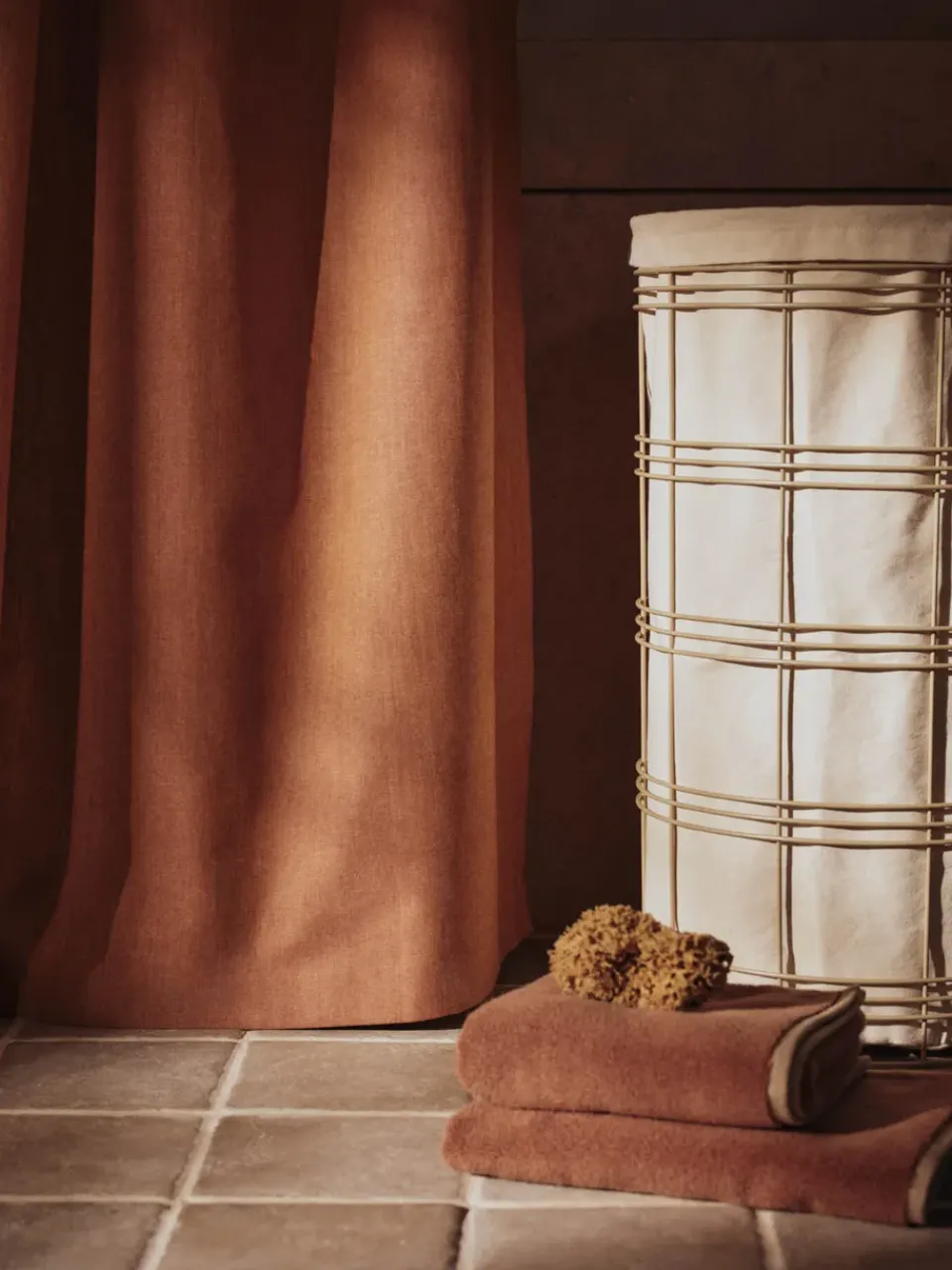 Online Ferm Living Cortina de baño Chambray, Brown clay Marrón