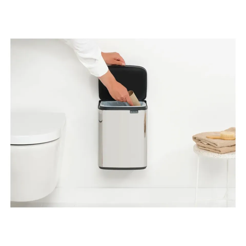 Outlet Brabantia Cubo de basura Bo 7 L, Acero cepillado brillante Plateado