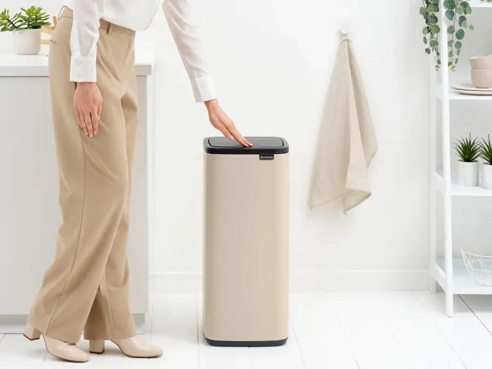 Clearance Brabantia Cubo de basura Bo Touch Bin 30 L, suave Beige