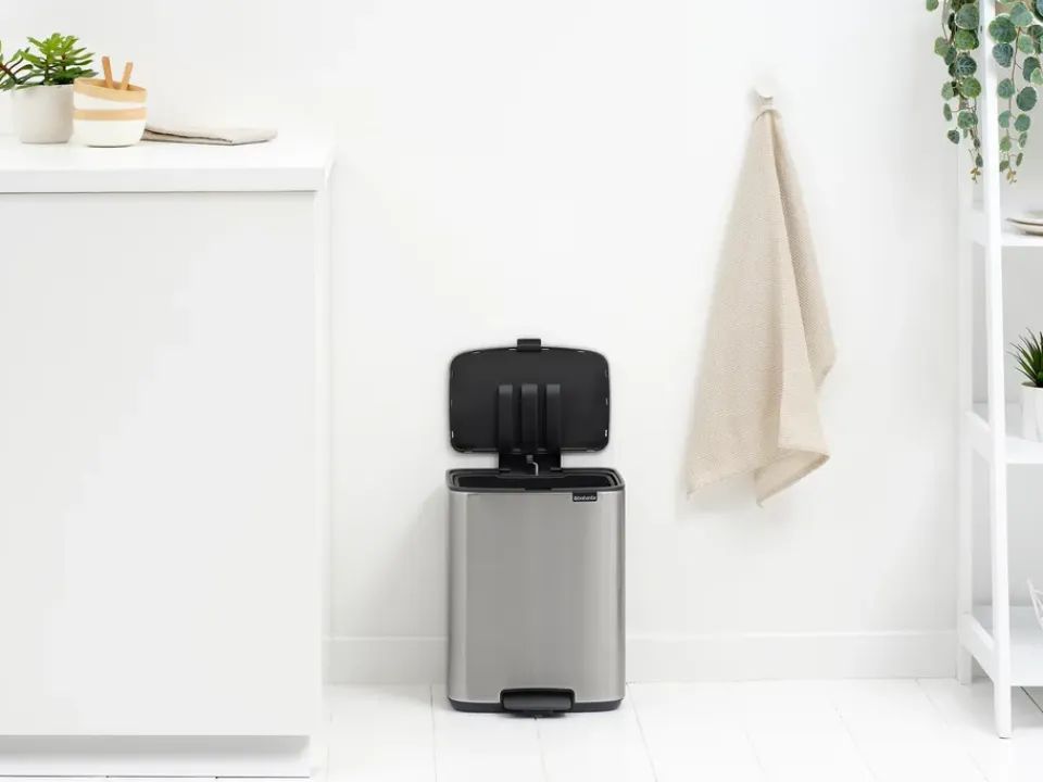 Brabantia Cubo de basura con pedal Bo 12 L, Acero mate antihuellas Plateado