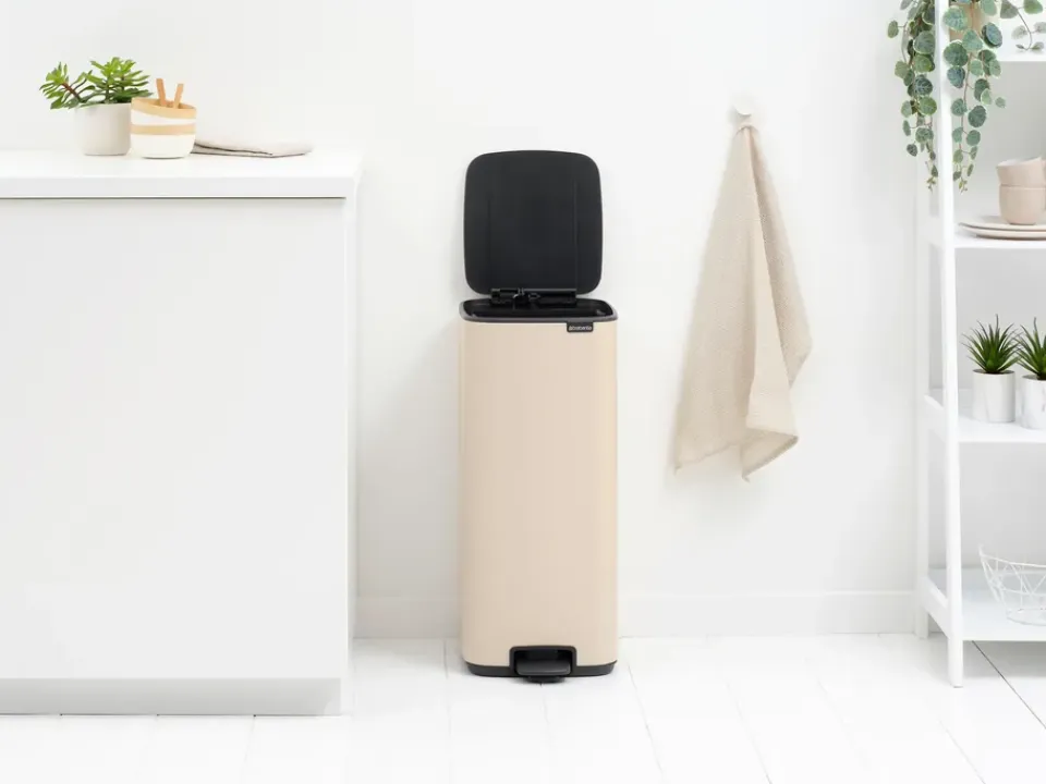 Clearance Brabantia Cubo de basura con pedal Bo 30 L, suave Beige