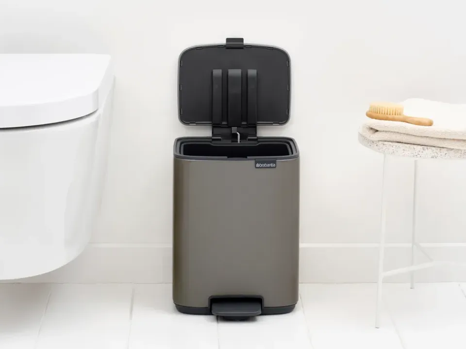 Outlet Brabantia Cubo de basura con pedal Bo 7 L, Platino Gris