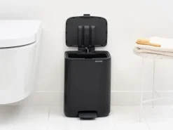 New Brabantia Cubo de basura con pedal Bo 7 L, mate Negro