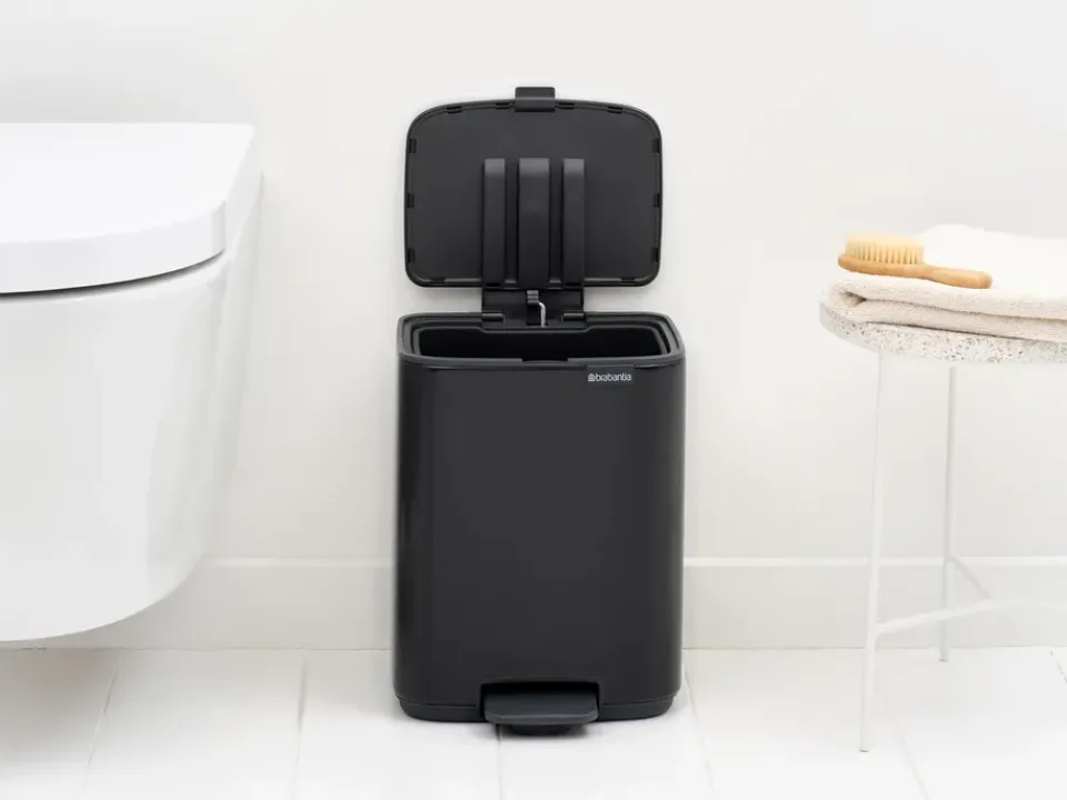 New Brabantia Cubo de basura con pedal Bo 7 L, mate Negro
