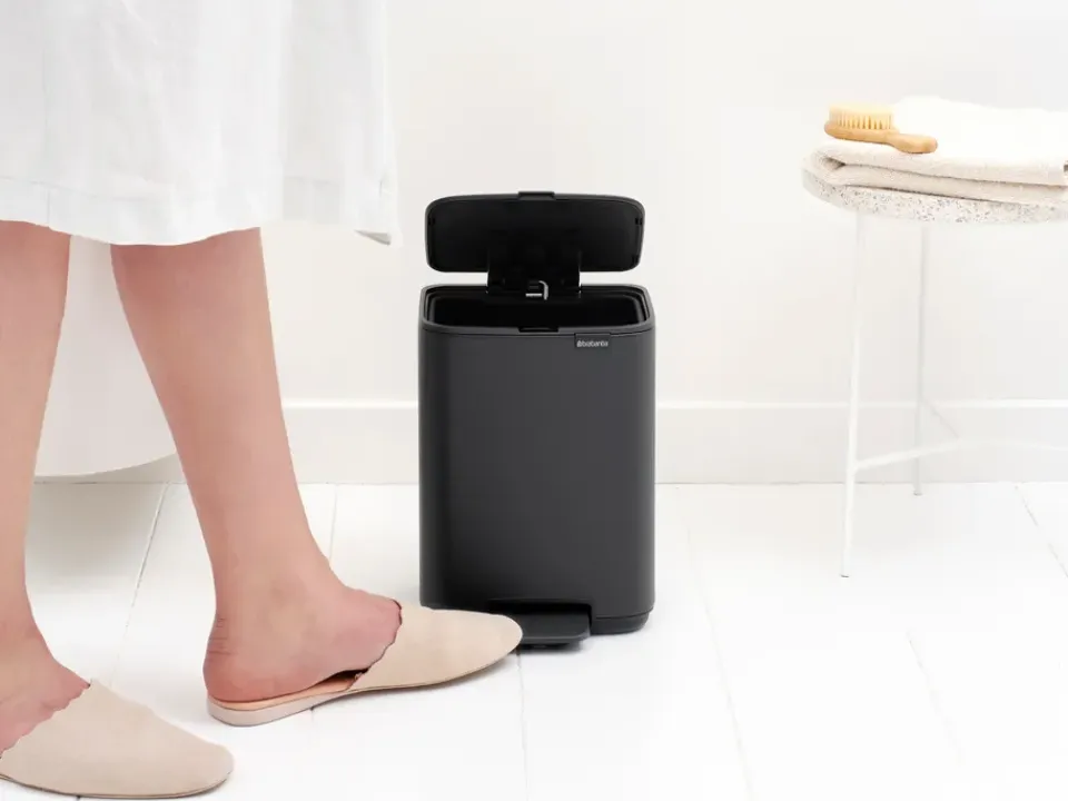 New Brabantia Cubo de basura con pedal Bo 4 L, Mineral Infinite Grey Gris