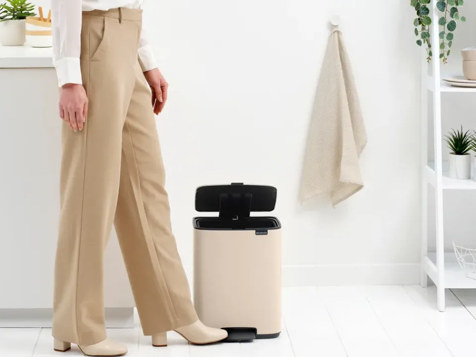 Hot Brabantia Cubo de basura con pedal Bo 12 L, suave Beige