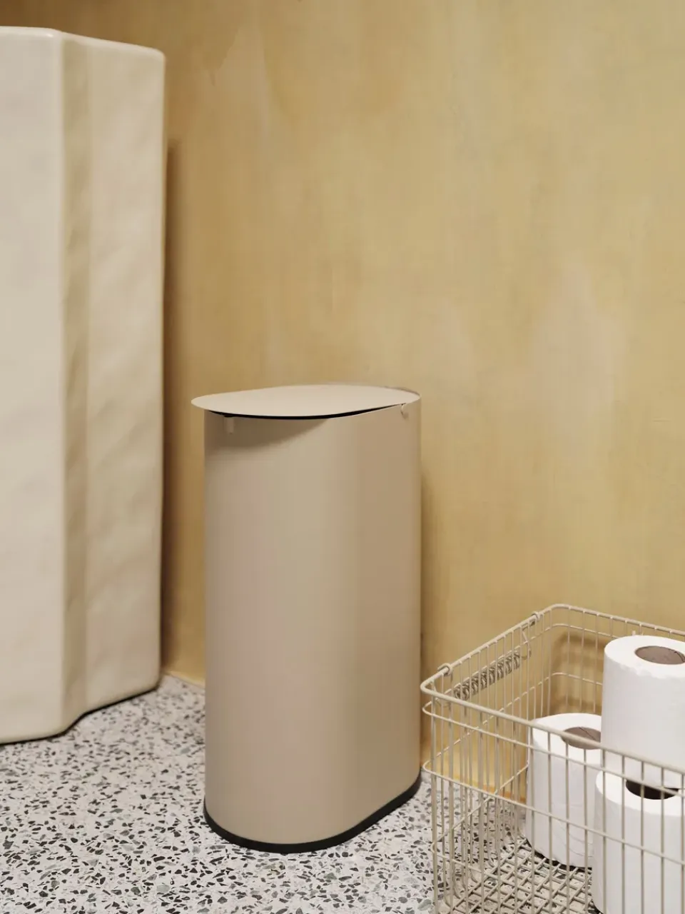 Ferm Living Cubo de basura Enkel small, Cashmere Beige