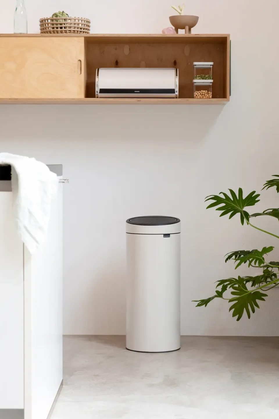 Brabantia Cubo de basura Touch Bin, 30 L, Soft Beige