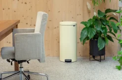 Discount Brabantia Cubo de pedal new Icon 30L, Mellow Yellow Amarillo