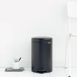Outlet Brabantia Cubo de pedal newIcon 12L, matt black Negro