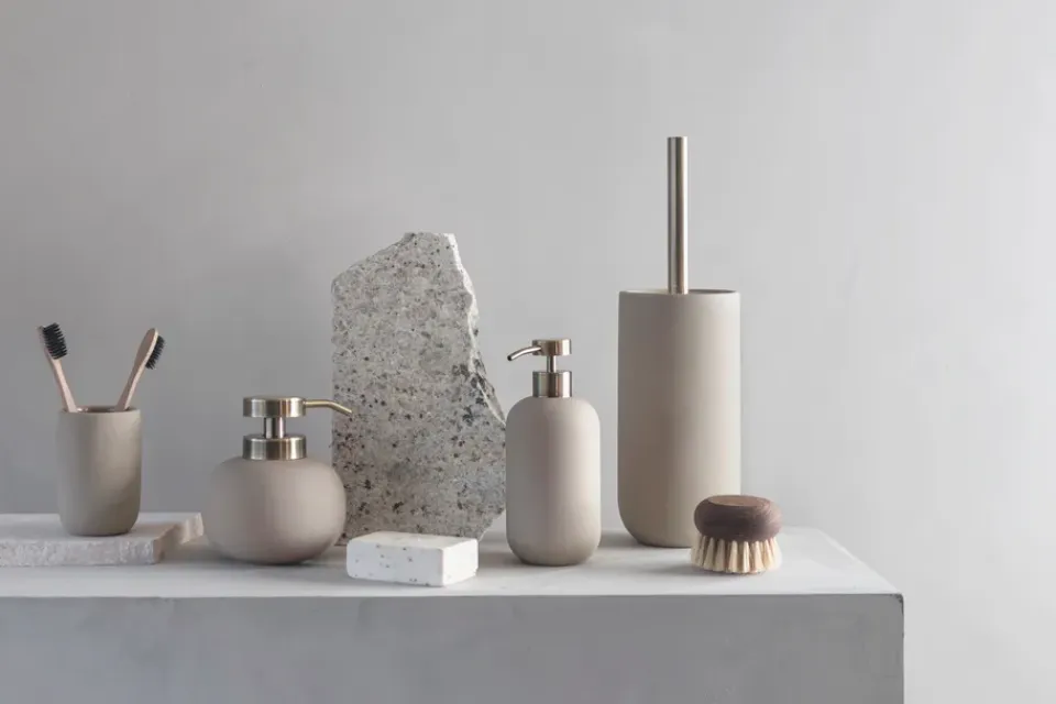 New Mette Ditmer Dispensador de jabón Lotus, sand ( crudo) Blanco