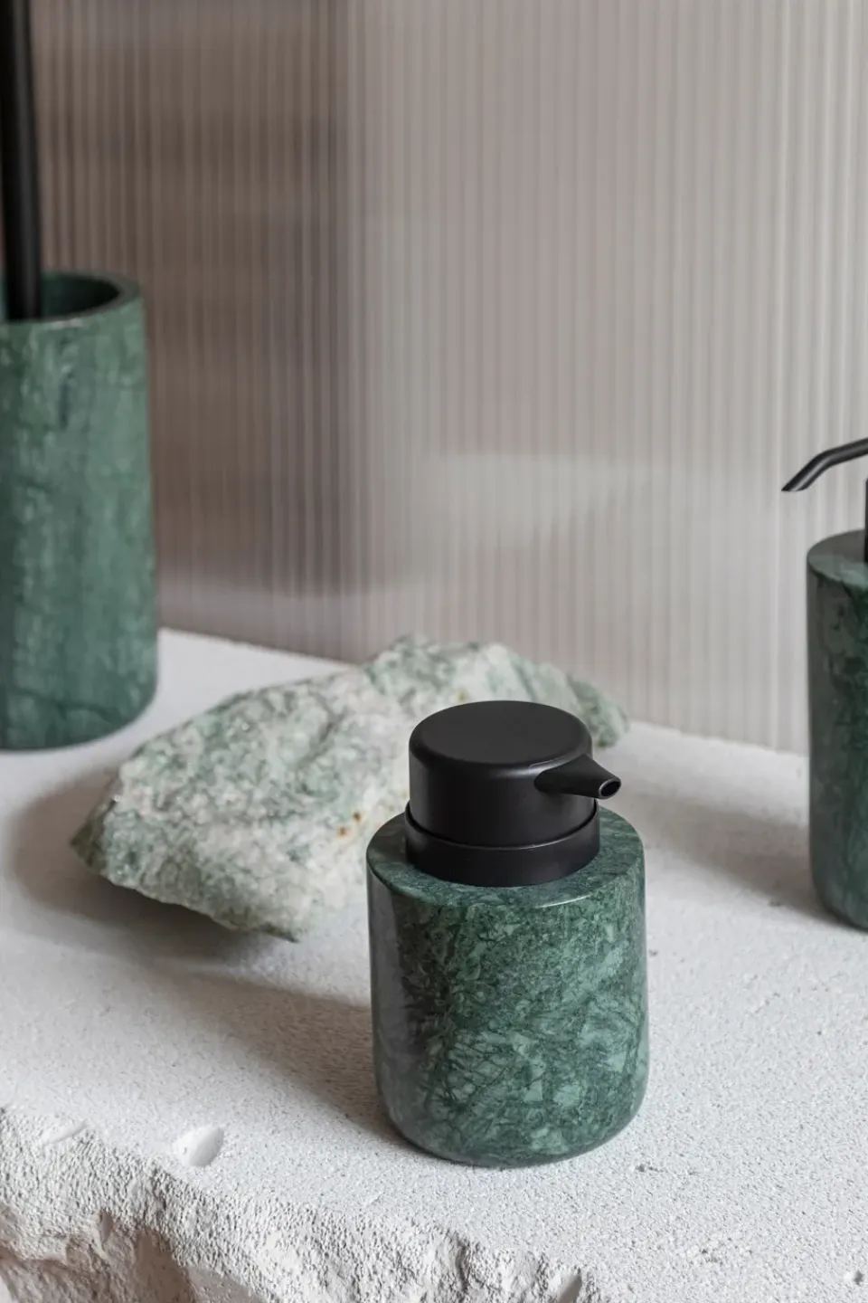 Outlet Mette Ditmer Dispensador de jabón Marble 12,5 cm, Dark forest Verde