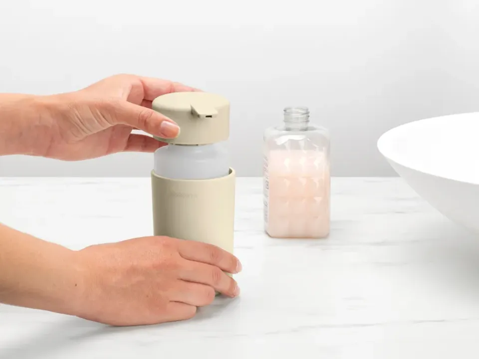 New Brabantia Dispensador de jabón ReNew 14 cm, Soft Beige