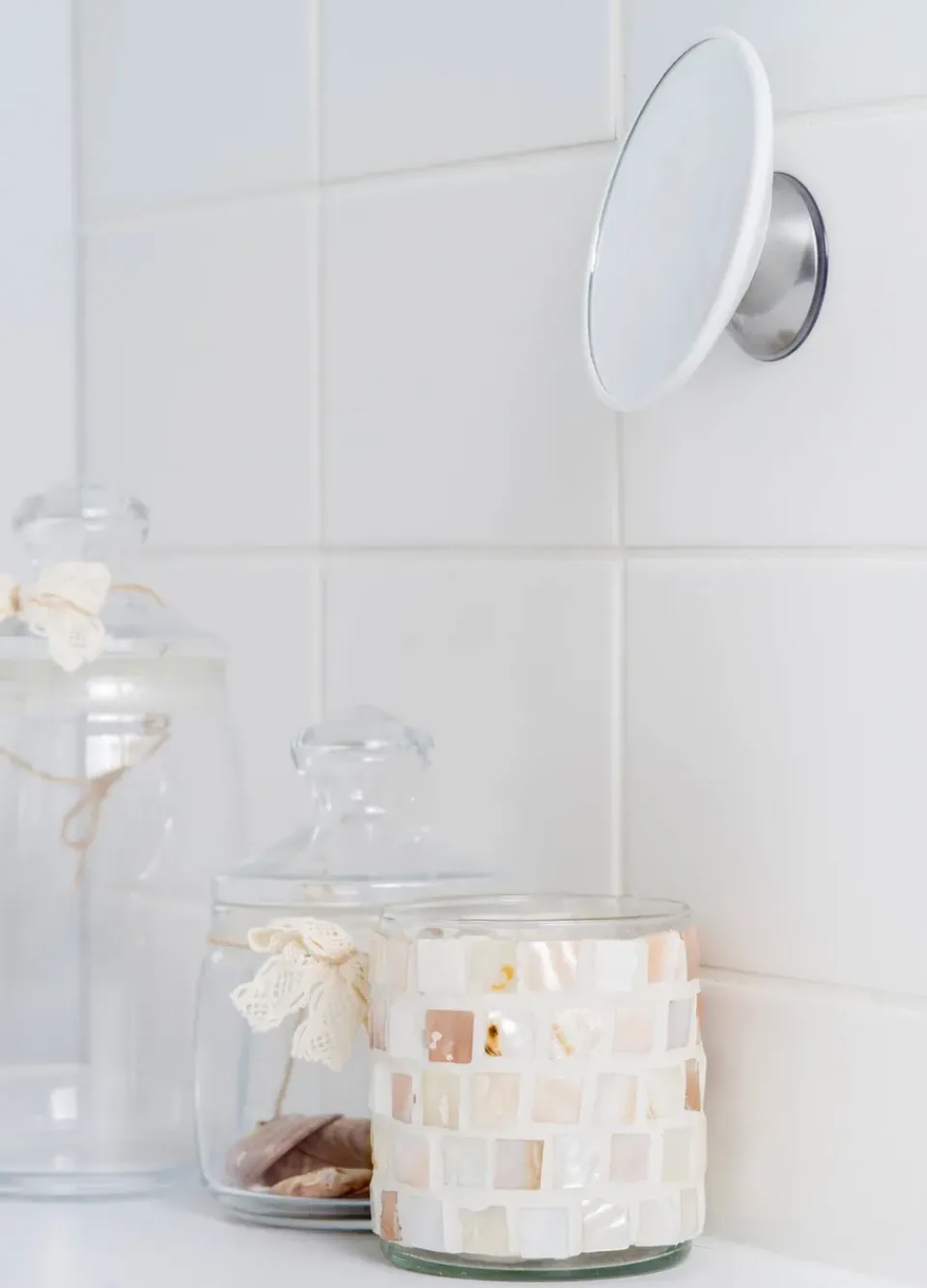 Outlet Bosign Espejo de maquillaje AirMirror x15 desmontable con ventosa, Ø11,2 cm Blanco