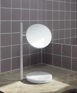 Outlet Normann Copenhagen Espejo de mesa de doble cara Pose 21x39 cm, Blanco