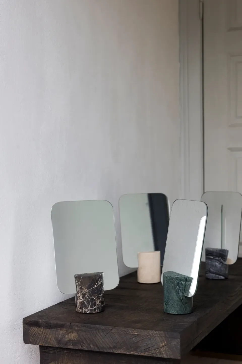 Sale Mette Ditmer Espejo de mesa Travertin, Lino Beige