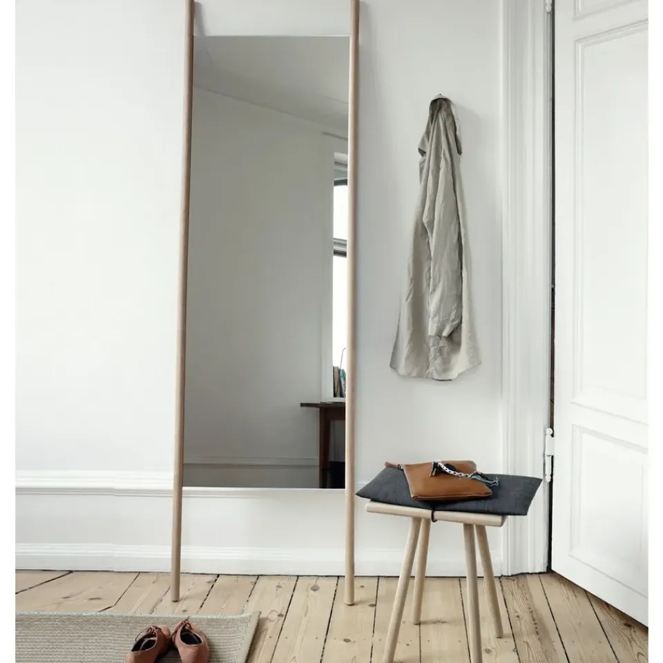 Best Fritz Hansen Espejo de pie Georg, Roble sin tratar Beige