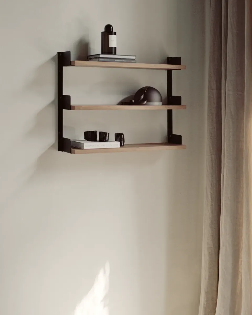 New New Works Estantería de pared Tea Shelf 46x62,5 cm, Nogal NegroMarrón