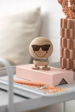 Hoptimist Figura Smiley Cool M, Raw oak Marrón