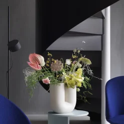 Clearance Muuto Florero Kink 26 cm, Sand Beige