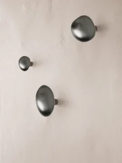 Ferm Living Gancho Chanterelle, Black brass Negro