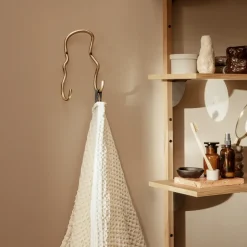 Best Ferm Living Gancho Curvature doble, latón Color dorado