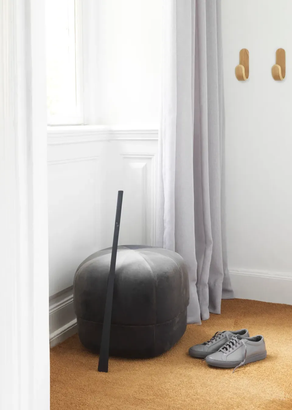 Sale Normann Copenhagen Gancho Curve, fresno Marrón