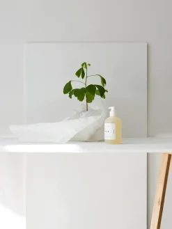 Hot Tangent Jabón de manos Oud, 350 ml Blanco