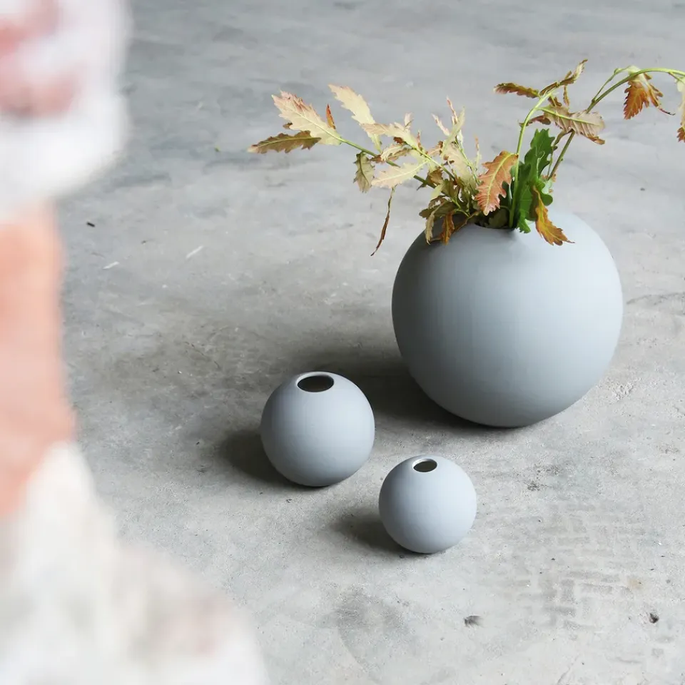 New Cooee Design Jarrón Ball , 10 cm Gris