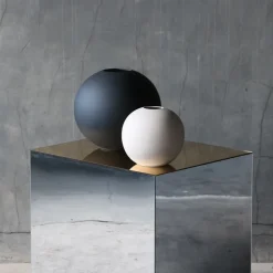 New Cooee Design Jarrón Ball , 30 cm Negro