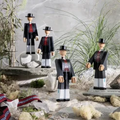 Outlet Kay Bojesen Denmark Kay Bojesen hombre en traje típico noruego, negro-rojo-blanco NegroBlancoRojo