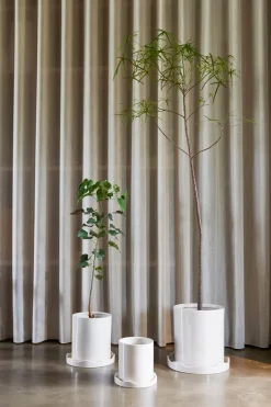 Outlet OYOY Maceta con base Nami large Ø27 cm, White Blanco