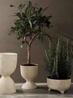 Ferm Living Maceta Evoke 45 cm, Warm Sand Beige